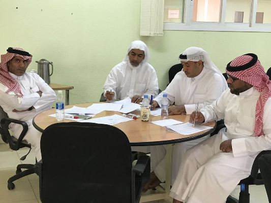 بناء القيم لرواد النشاط الطلابي بالقطيف