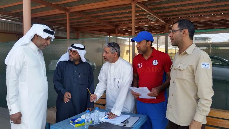 تعليم القطيف يبدأ بتوزيع المقررات الدراسية للفصل الثاني